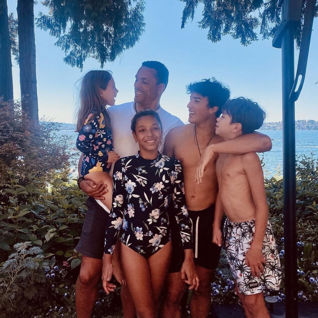 Why NFL Analyst Tony Gonzalez Is Thanking Taylor Swift Why NFL Analyst Tony Gonzalez Is Thanking Taylor Swift